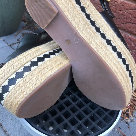 Tory Burch wedges summer sandals - Picture 11 of 11